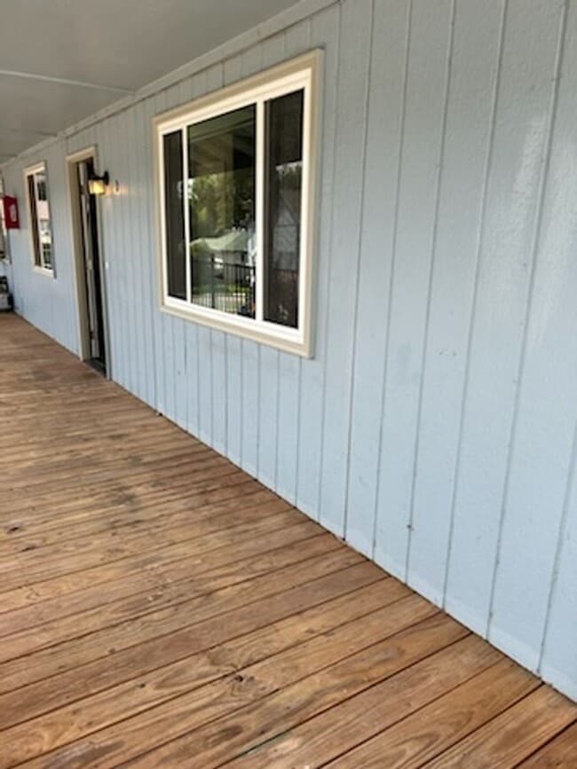 Photo - 903 Hersinger Pl Unidad D