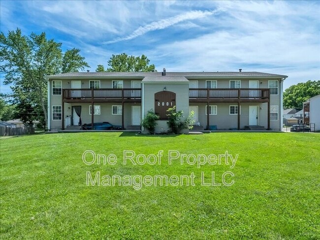 Photo - 2001 Chateau Dr