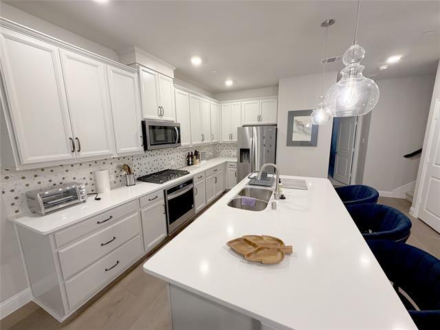 Photo - 328 Greenhouse Dr