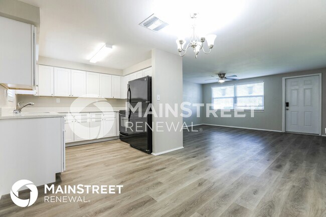 Photo - 60 Harwich Cir