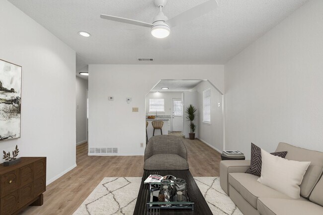 Photo - Fully Remodeled Duplex for Rent! Unidad 333 Fouts