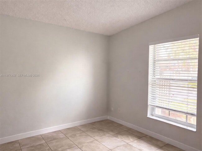 Photo - 614 Woodgate Cir