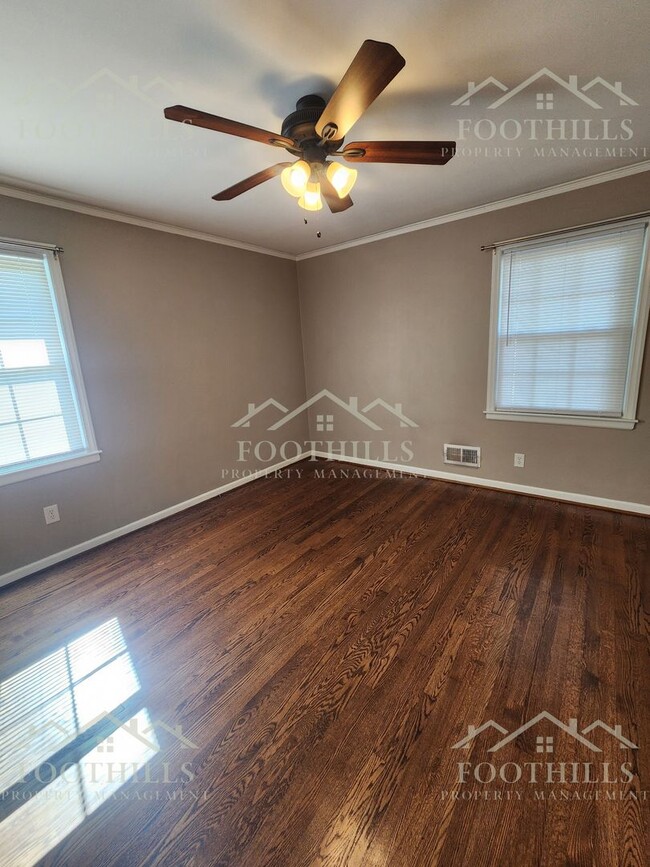 Photo - Freshly Renovated 3-Bed Home with Modern C...