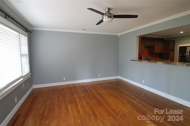 Photo - 817 Stonewall Ct