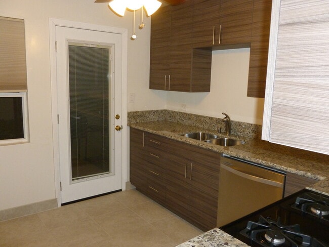 Photo - 6131 Lorca Dr Unidad 6131 Lorca Drive