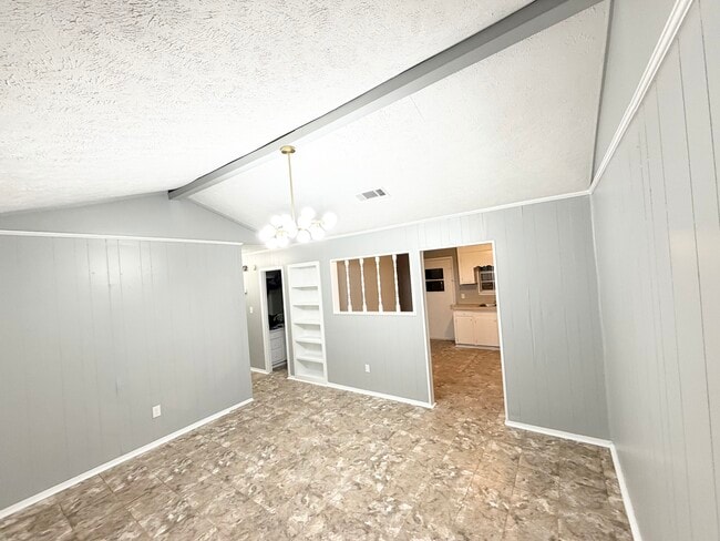 Photo - 525-511 11th Ave