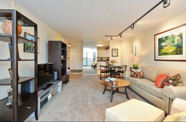Photo - 2020 N Lincoln Park W Unit 18E