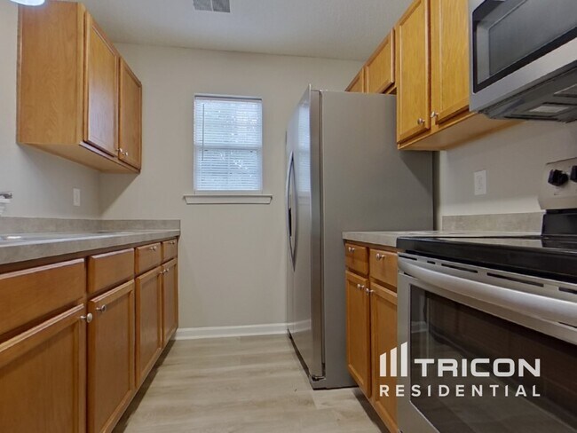 Photo - 819 Chablis Dr