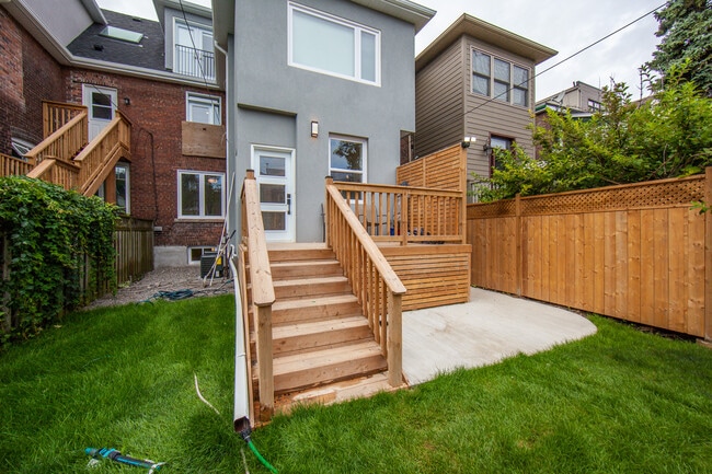 Photo - 17 Lockwood Rd Unit B