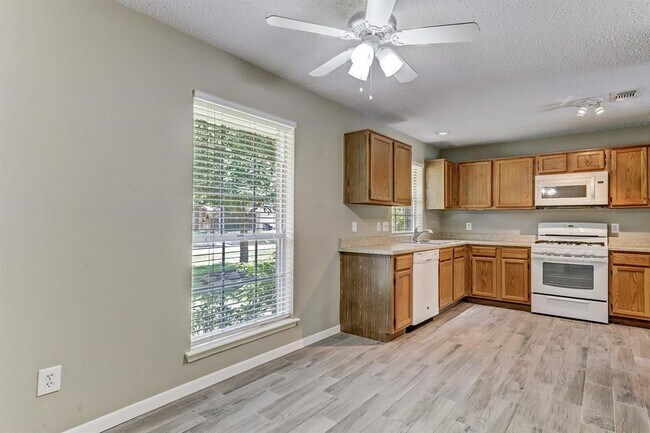 Photo - 7750 Springville Dr