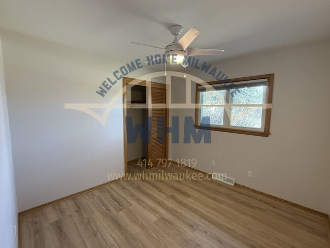 Photo - 4325 N 142nd St