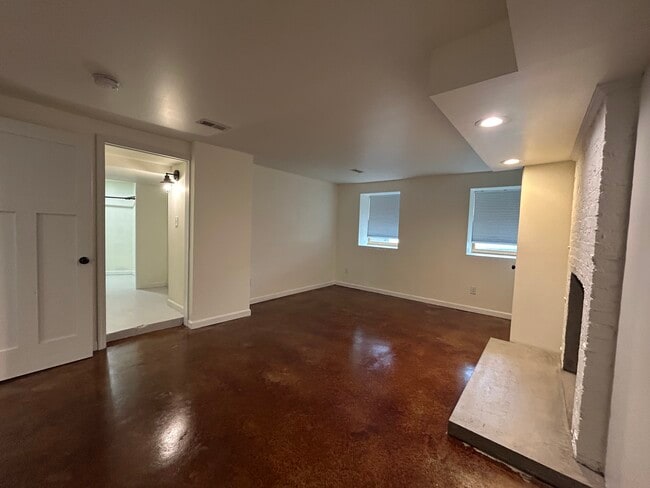 Photo - 1 Ten Broeck St Unit Lower Level