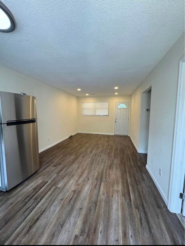 Photo - 405 Westcliff Cir Unit A