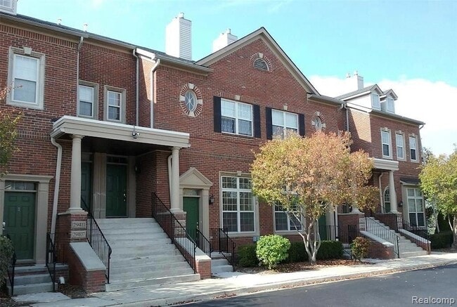 Building Photo - 29419 Glen Oaks Blvd E