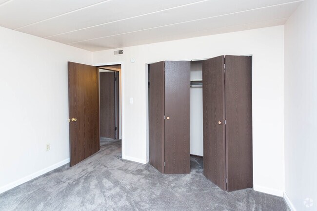 2HAB, 1BA -1,100 ft² - Virginia Manor Apartments