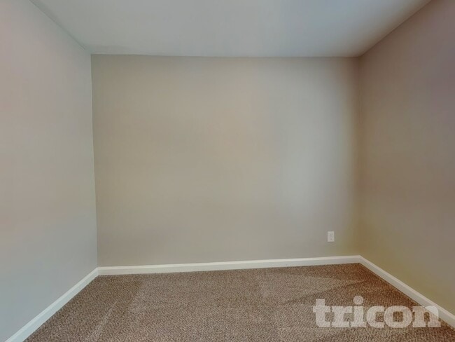 Photo - 2004 Blue Rock Ct