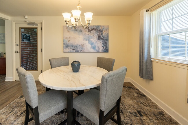Colony Hill Apartments & Townhomes
