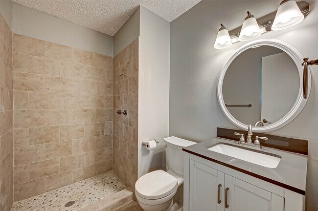 Photo - 5806 Chrystell Ln