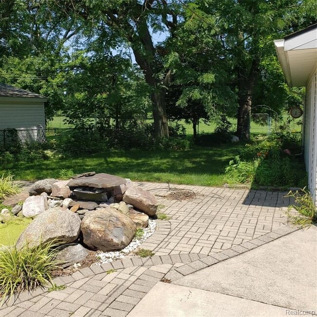 Photo - 26656 Rouge River Dr