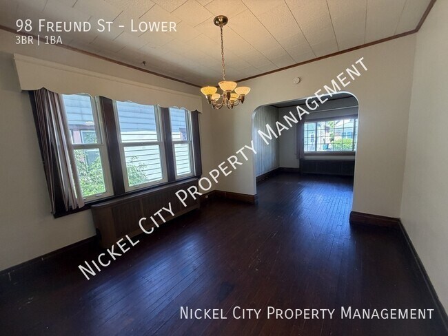 Photo - 98 Freund St Unit Lower