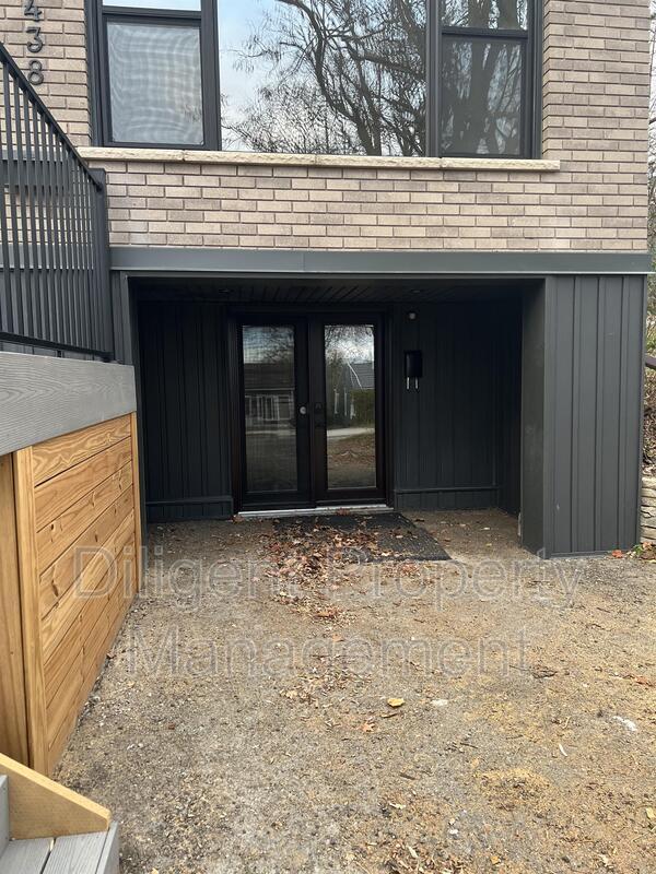 Building Photo - 438 Bellevue St