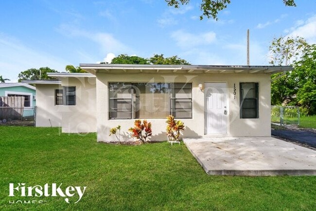 Building Photo - 1501 NW 16th Ln Rental
