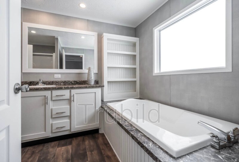 Photo - 317 Shanklin Rd