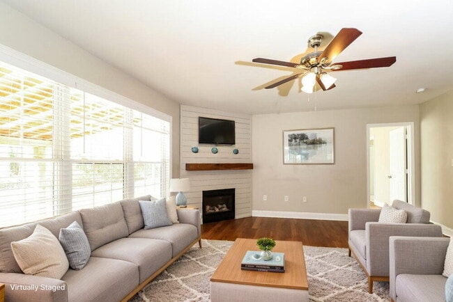 Photo - 104 Farmwood Dr