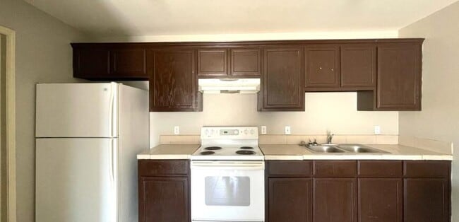 Photo - 2010 Miroslava Ave Unidad 10