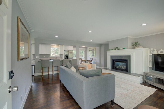 Photo - 5bd/2.5ba Edmonds Home