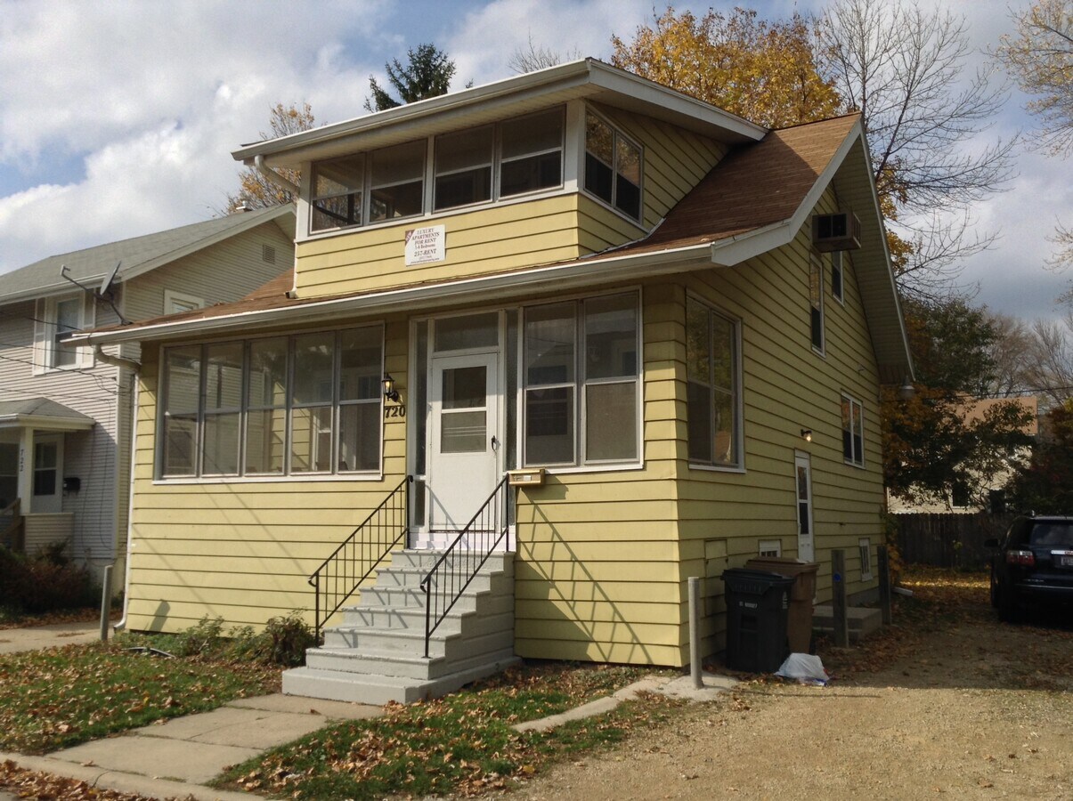 Exterior - 720 Clark Ct House