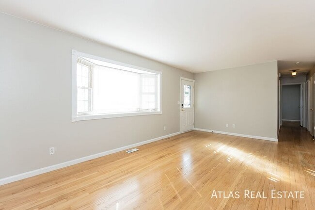 Photo - 4502 Moffat Ln