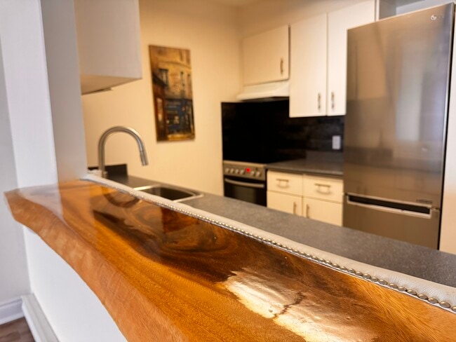 Photo - 3555-3555 Outrigger Rd