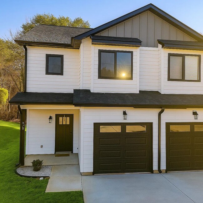 Building Photo - 2025 Built Townhome - Move-In Ready!
