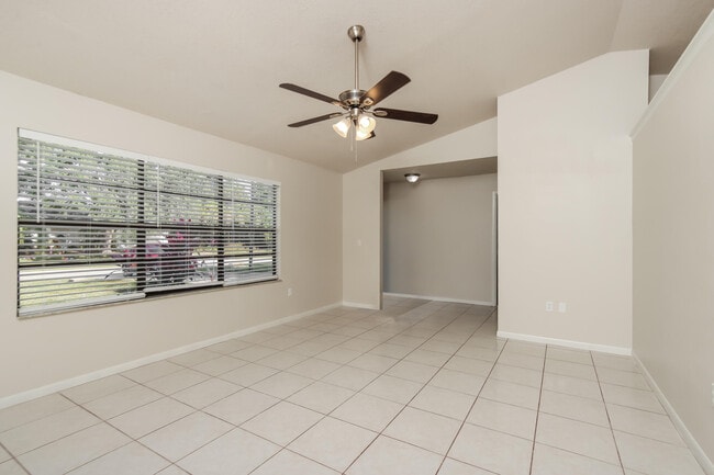 Photo - 134 Inez St SE