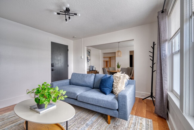 2114 E Burnside St Unit SI ID1612026P