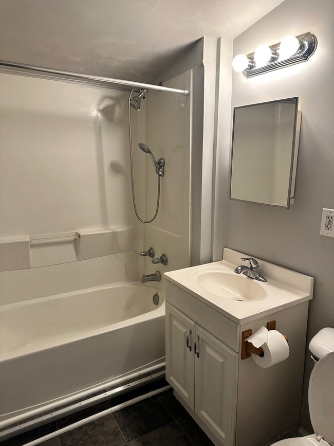 Photo - 1005 Charles St