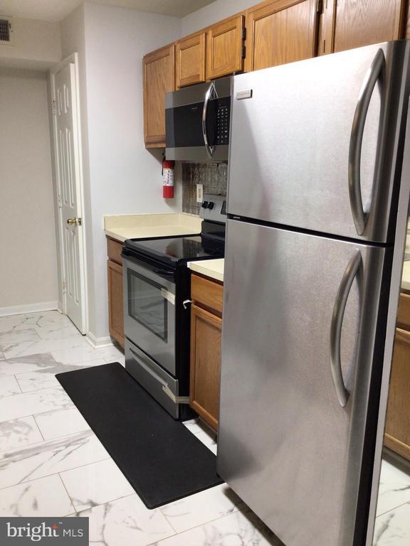 Photo - 9708 Lake Point Ct Unidad 203