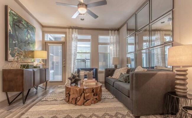 Building Photo - 1 bedroom in Houston TX 77019 Unit 1292 Rental
