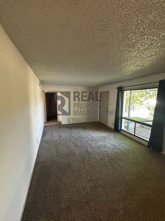 Photo - 2500 Emilia St