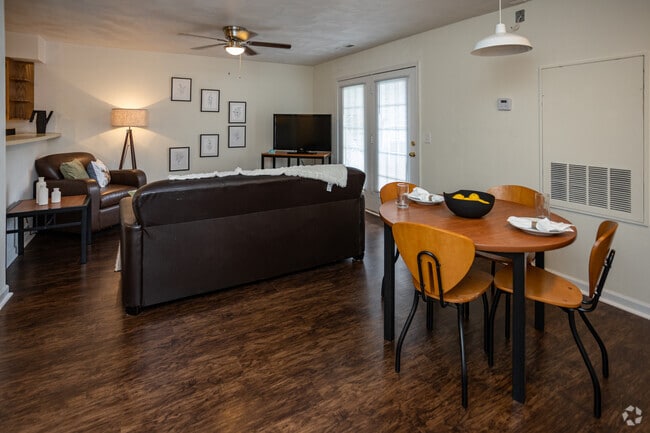 4 BR, 4 BA Standard