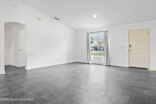 Photo - 1091 Slocum St NW