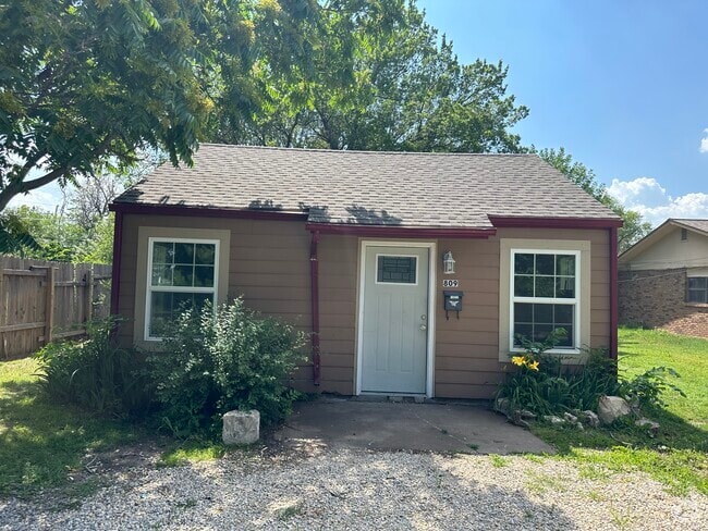 Building Photo - 809 S Bonn St Rental