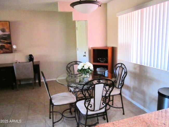 Photo - 12212 N Paradise Village Pkwy W Apartamento Unidad 449