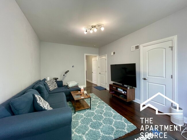 Photo - 2824 N Ridgeway Ave Unit 2