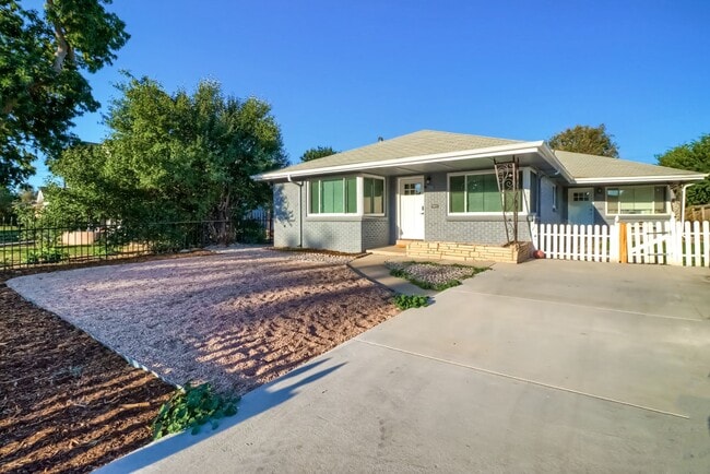 Photo - 3341 Olive St