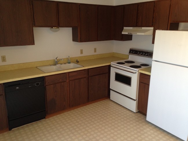 Building Photo - 603 Kennedy Dr Unit 603 Kennedy Drive Apt. #1