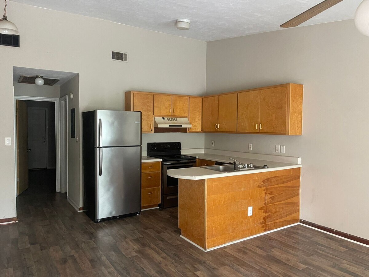 1 bed 1 bath newly renovated townhouse - 1 bed 1 bath newly renovated townhouse