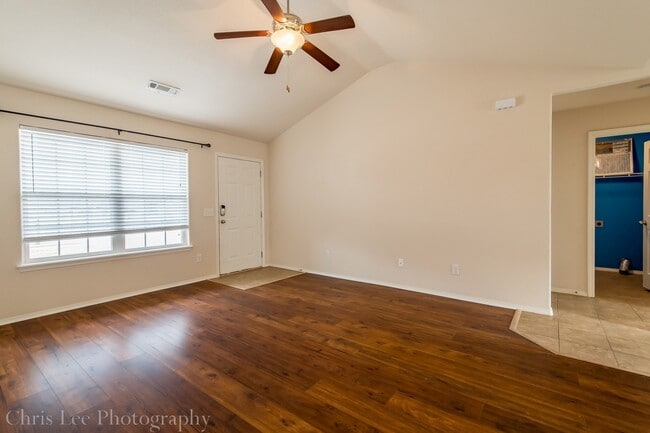 Photo - Well-Kept 3 BR home Near Walmart and Schools!