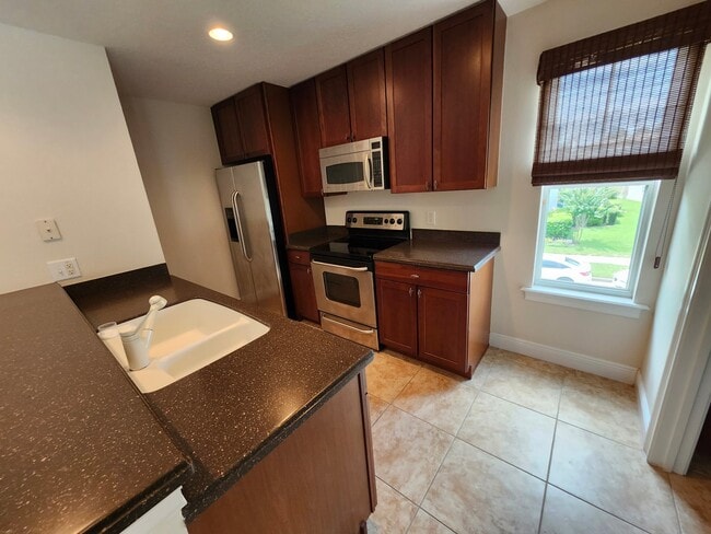 Photo - 1027 Juel St